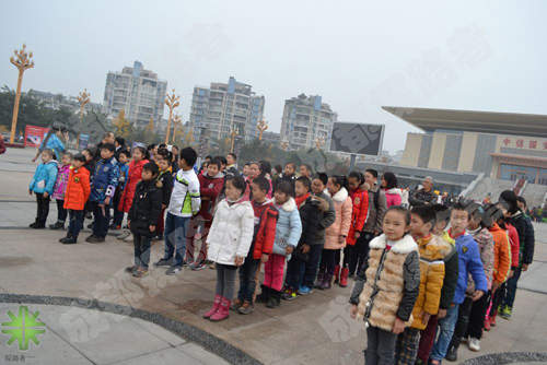 峨眉山市關(guān)愛留守兒童