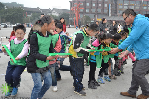 峨眉山市關(guān)愛留守兒童