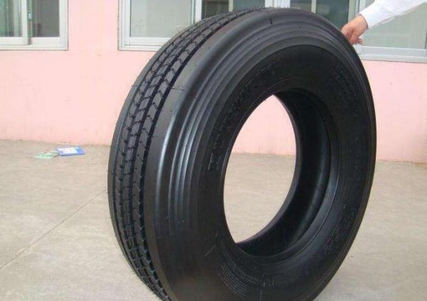 團隊破冰踩輪胎游戲規(guī)則