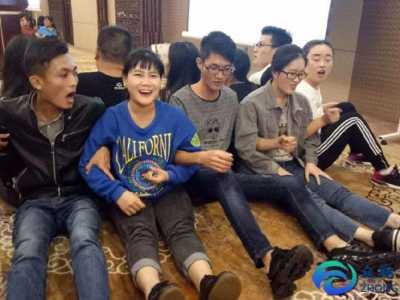 坐地起身拓展游戲