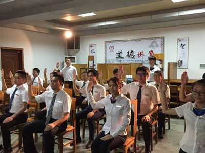 簡(jiǎn)單好玩的晨會(huì)游戲  適合團(tuán)隊(duì)的搞笑游戲