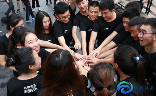 好玩的集體游戲有哪些 集體做游戲背景音樂