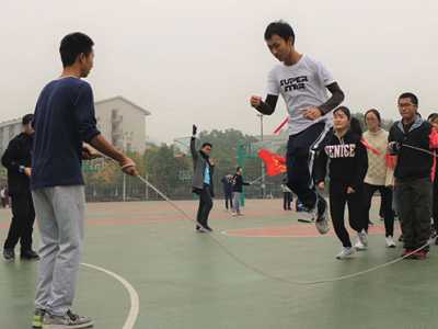 團(tuán)隊(duì)趣味游戲：趣味跳繩比賽規(guī)則