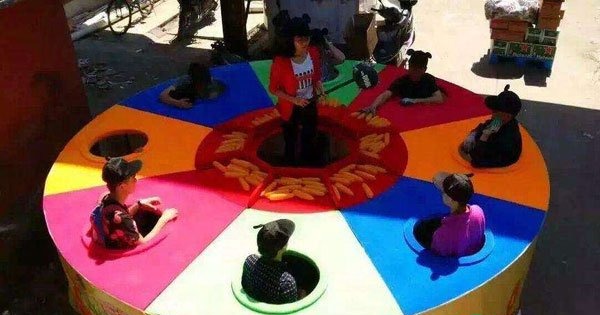 趣味對(duì)抗拓展項(xiàng)目：真人打地鼠