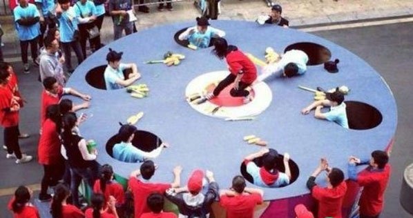 趣味對(duì)抗拓展項(xiàng)目：真人打地鼠