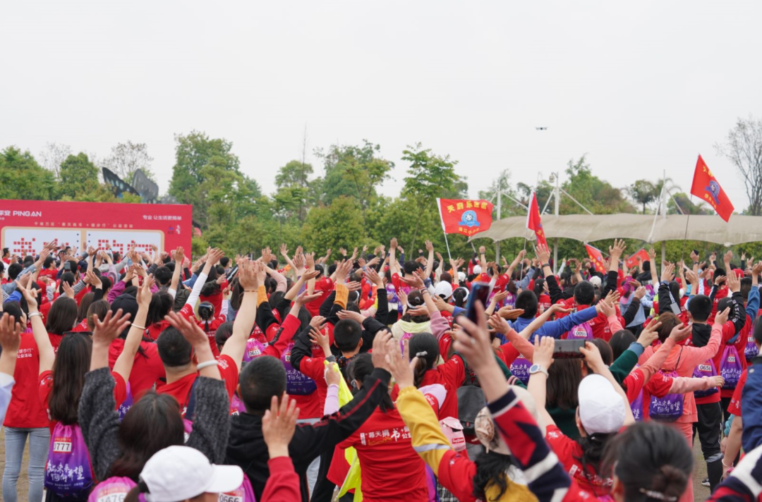 成都探路者團(tuán)建：1+1>2